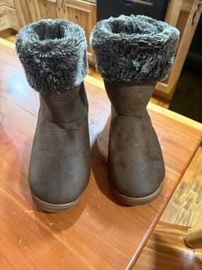 Microsuede Cloth furry boots NWOB